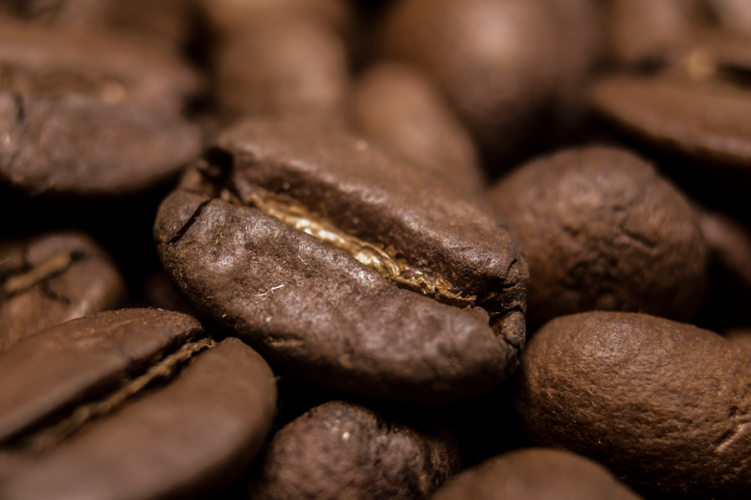 Chicco di caffè tostato